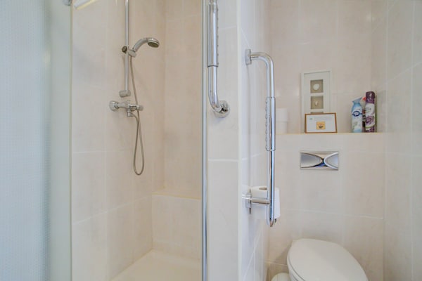 Foto van Bungalow bij Noordwijkse stranden - Vakantiehuis in Noordwijkerhout - BathRoom