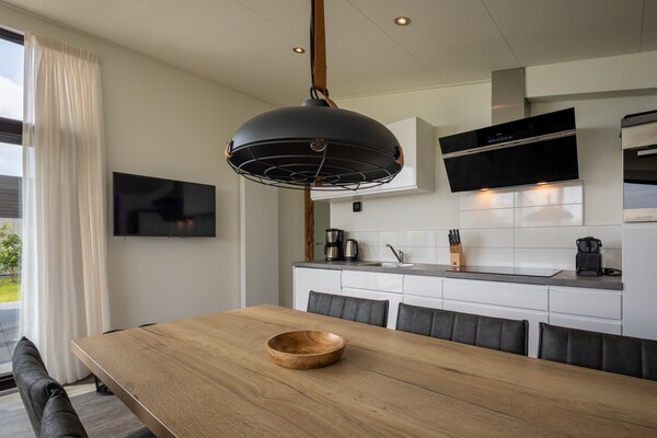 Foto van Bungalow in Herkingen tussen natuurreservaat - Vakantiehuis in Herkingen - DiningRoom