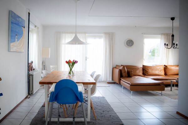 Foto van Huijsmansverhuur Type de Luxe Zuiderdiep 17 - Vakantiehuis in Ouddorp - LivingRoom