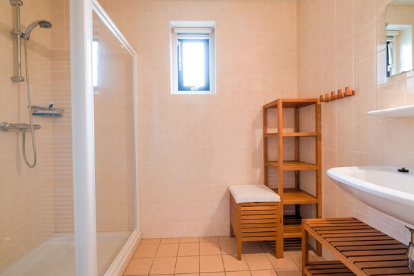 Foto van Charmant vakantiehuis in Friesland - Vakantiehuis in Sondel - BathRoom