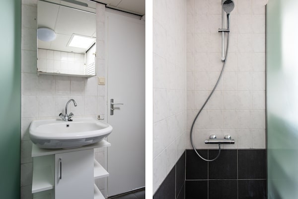 Foto van Bungalow bij Veluwezand - Vakantiehuis in Kootwijk - BathRoom