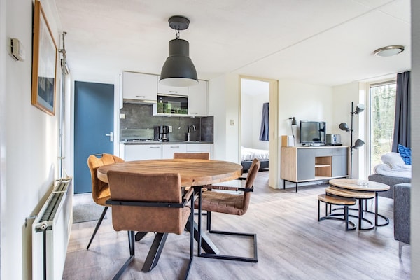 Foto van Veluwebos Bungalow - Vakantiehuis in Kootwijk - DiningRoom