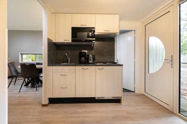 Foto van Gezellige bosbungalow op de Veluwe - Vakantiehuis in Kootwijk - Kitchen