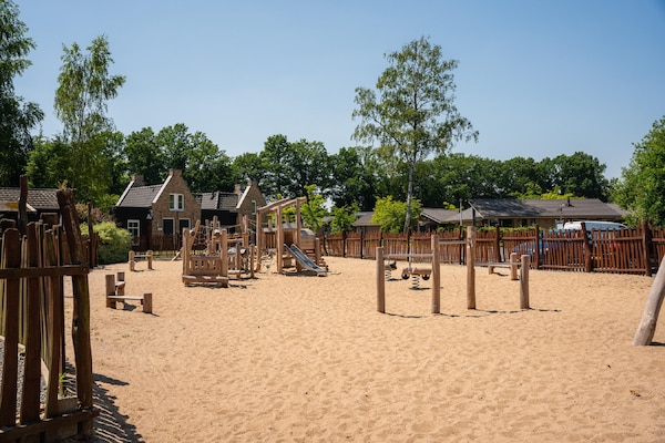 Foto van Villa in Nederland met ruime tuin - Vakantiehuis in Voorthuizen - ParkFacilities
