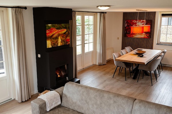 Foto van Villa in Nederland met ruime tuin - Vakantiehuis in Voorthuizen - LivingRoom