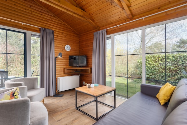 Foto van Bungalow in Veluwe bij Harderwijk - Vakantiehuis in Putten - LivingRoom