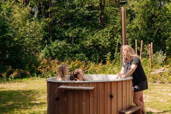 Foto van Vakantiehuis in Bos met Whirlpool - Vakantiehuis in Zeewolde - Wellness