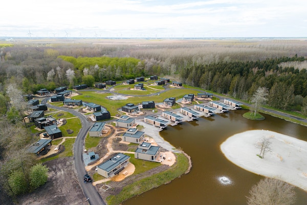 Foto van Waterlodge in Nederland met Paddleboarden - Vakantiehuis in Zeewolde - ParkFacilities