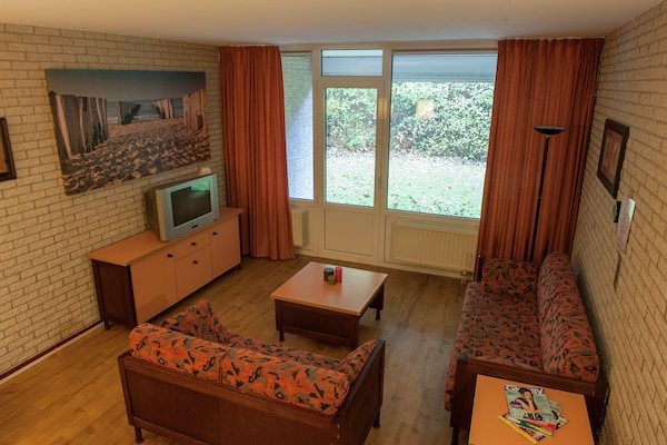 Foto van Luxe glampingvakantie - Vakantiehuis in Bruinisse - LivingRoom