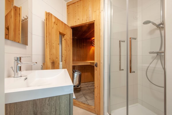 Foto van Villa in Zeeland dicht bij het strand - Vakantiehuis in Scharendijke - BathRoom