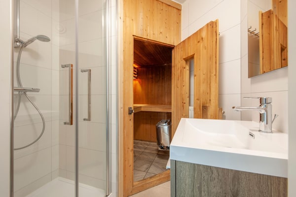 Foto van Villa in Zeeland dicht bij het strand - Vakantiehuis in Scharendijke - BathRoom