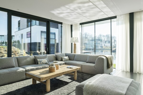 Foto van Watervilla in Zeeland bij Veerse Meer - Vakantiehuis in Arnemuiden - LivingRoom