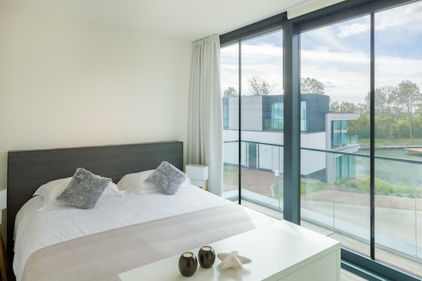Foto van Watervilla in Zeeland bij Veerse Meer - Vakantiehuis in Arnemuiden - BedRoom