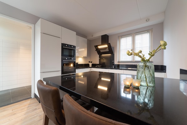 Foto van Villa in Zeeland bij Oosterschelde Park - Vakantiehuis in Colijnsplaat - Kitchen