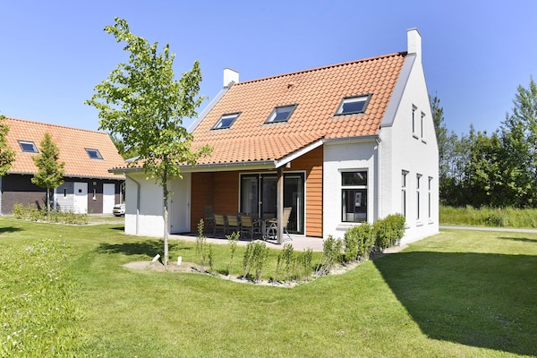Foto van Vakantiehuis in Zeeland bij Noordzeestrand - Vakantiehuis in Nieuwvliet - ExteriorSummer