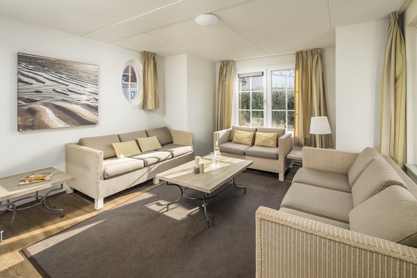 Foto van Villa in Cadzand-Bad bij Noordzeestrand - Vakantiehuis in Cadzand-Bad - LivingRoom
