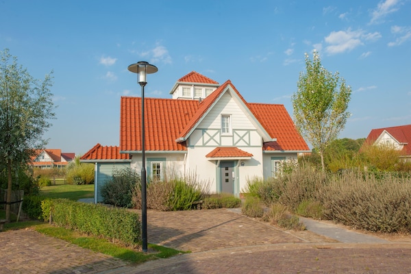 Foto van Villa in Cadzand-Bad bij Noordzeestrand - Vakantiehuis in Cadzand-Bad - ExteriorSummer