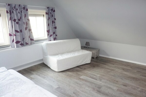 Foto van Gezinsvriendelijk vakantiehuis - Vakantiehuis in Breskens - BedRoom