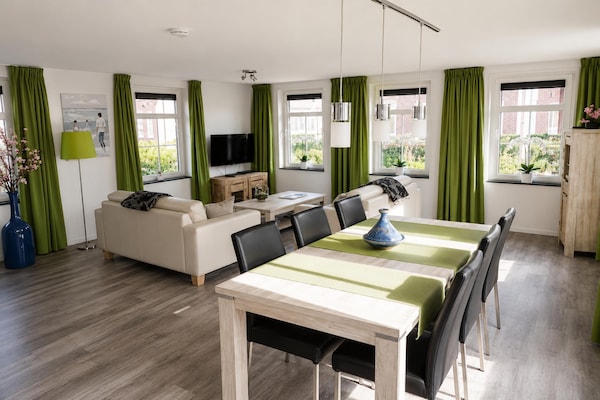 Foto van Gezinsvriendelijk vakantiehuis - Vakantiehuis in Breskens - DiningRoom