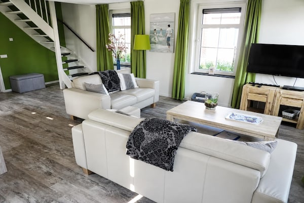 Foto van Gezinsvriendelijk vakantiehuis - Vakantiehuis in Breskens - LivingRoom