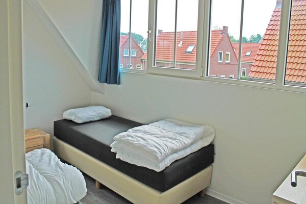 Foto van Luxe woning in Zeeland met infraroodsauna - Vakantiehuis in Breskens - BedRoom