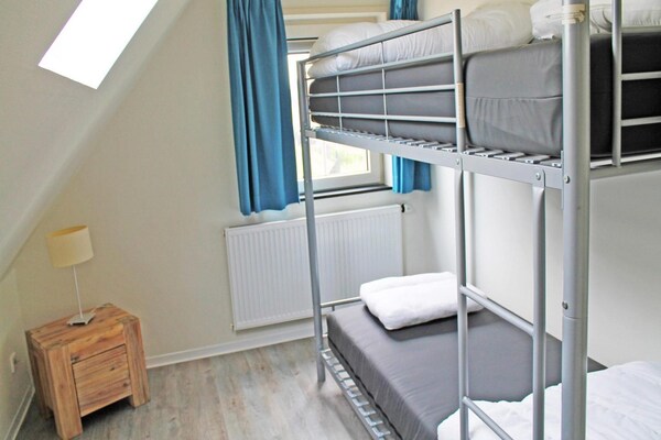 Foto van Luxe woning in Zeeland met infraroodsauna - Vakantiehuis in Breskens - BedRoom
