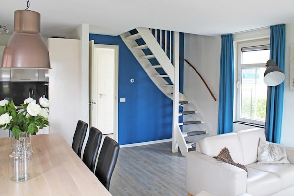 Foto van Luxe woning in Zeeland met infraroodsauna - Vakantiehuis in Breskens - LivingRoom