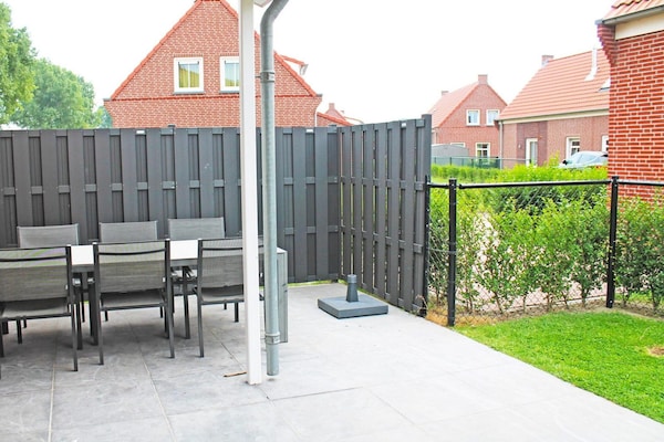 Foto van Luxe woning in Zeeland met infraroodsauna - Vakantiehuis in Breskens - TerraceBalcony