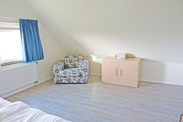 Foto van Luxe woning in Zeeland met infraroodsauna - Vakantiehuis in Breskens - BedRoom