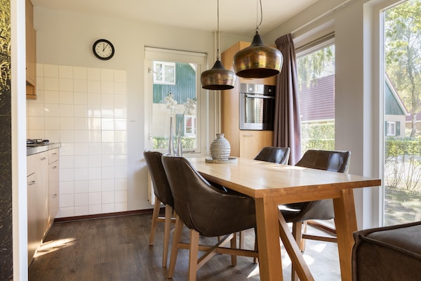 Foto van Weelderige bungalow met privé-bubbelbad - Vakantiehuis in Diessen-Baarschot - Kitchen