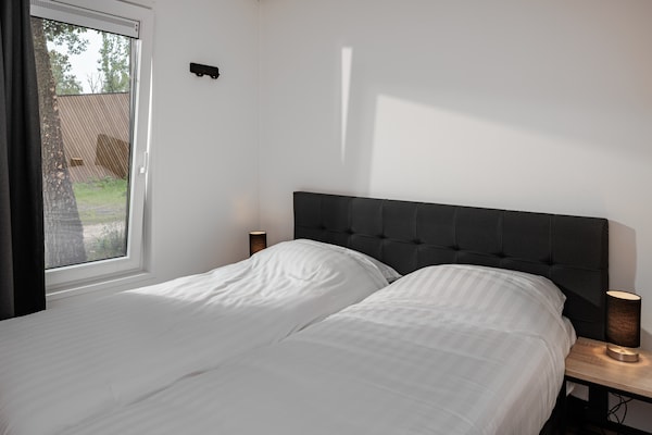 Foto van Lodge in Schaijk bij Vakantiepark - Vakantiehuis in Schaijk - BedRoom