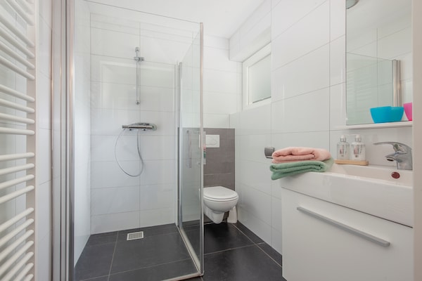 Foto van Villa in Arcen met douche & tuin - Vakantiehuis in Arcen - BathRoom