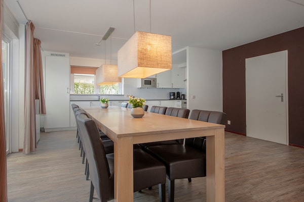 Foto van Villa in Arcen met douche & tuin - Vakantiehuis in Arcen - DiningRoom