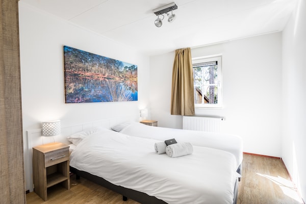 Foto van Luxe villa in Weert voor 24 personen - Vakantiehuis in Weert - BedRoom