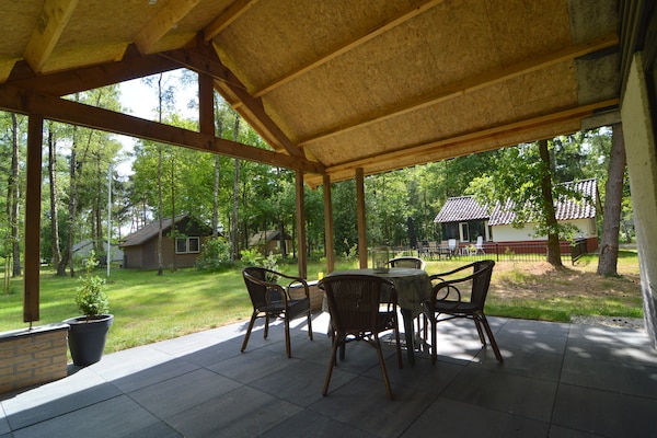 Foto van Vakantiehuis in Stramproy bij natuurgebied - Vakantiehuis in Stramproy - TerraceBalcony