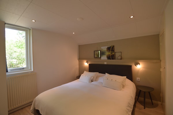 Foto van Romantisch bosverblijf met sauna - Vakantiehuis in Stramproy - BedRoom