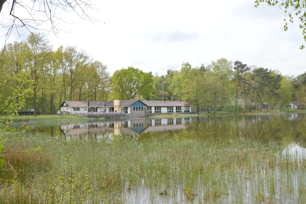 Foto van Romantisch bosverblijf met sauna - Vakantiehuis in Stramproy - ParkFacilities