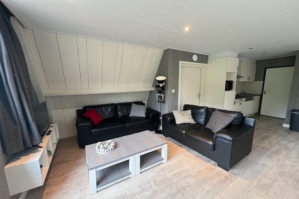 Foto van Bungalow in Limburg bij natuurgebied - Vakantiehuis in Stramproy - LivingRoom