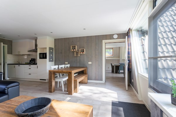 Foto van Bungalow in Limburg bij natuurgebied - Vakantiehuis in Stramproy - DiningRoom