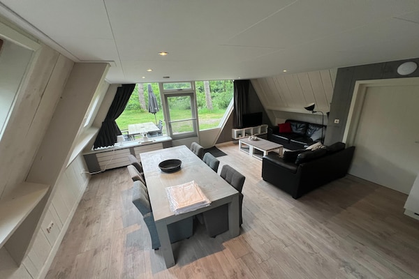 Foto van Bungalow in Limburg bij natuurgebied - Vakantiehuis in Stramproy - LivingRoom