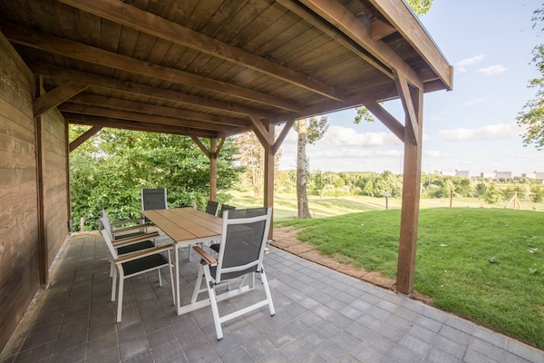 Foto van Villa in Maastricht met ruime tuin - Vakantiehuis in Maastricht - TerraceBalcony