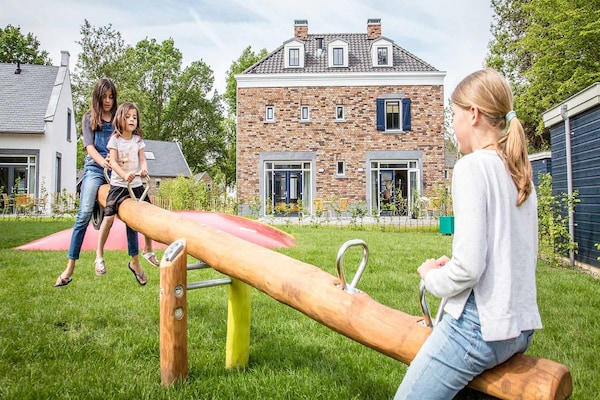 Foto van Villa in Maastricht met ruime tuin - Vakantiehuis in Maastricht - ParkFacilities