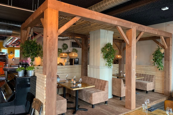 Foto van Villa in Maastricht met ruime tuin - Vakantiehuis in Maastricht - ParkFacilities