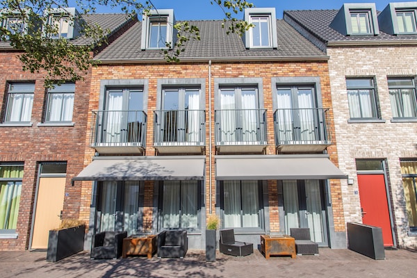 Foto van Moderne retraite in Maastricht - Vakantiehuis in Maastricht - ExteriorSummer