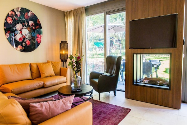 Foto van Wellness villa aan de rand van Maastricht - Vakantiehuis in Maastricht - LivingRoom