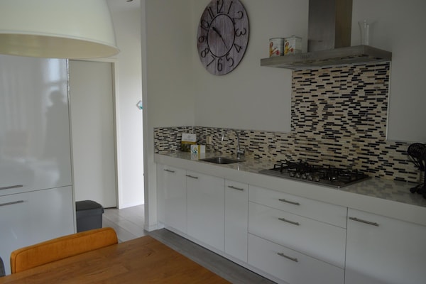 Foto van Vakantiehuis Bemelen bij natuurgebied - Vakantiehuis in Bemelen - Kitchen