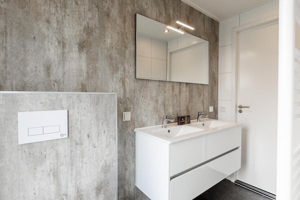 Foto van Vakantiehuis Bemelen bij natuurgebied - Vakantiehuis in Bemelen - BathRoom