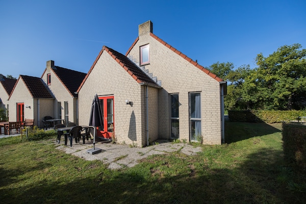 Foto van Bosvilla nabij Nijmegen - Vakantiehuis in Ewijk - ExteriorSummer