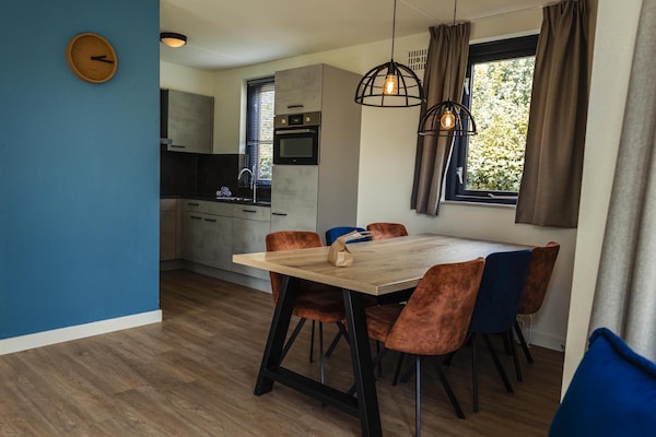 Foto van Gezellig toevluchtsoord bij 't Broeckhuys - Vakantiehuis in Ewijk - DiningRoom