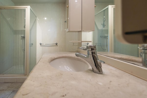 Foto van Vrijstaande bungalow in rustige omgeving - Vakantiehuis in Ewijk - BathRoom